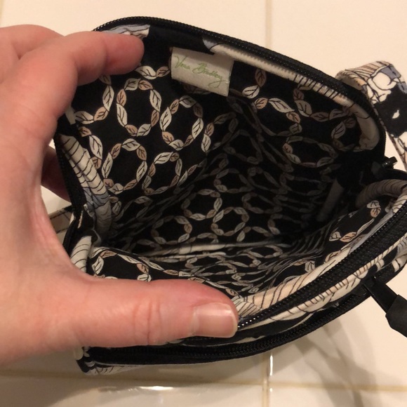 ⭐️VERA BRADLEY CROSSBODY BAG⭐️ - Picture 4 of 11